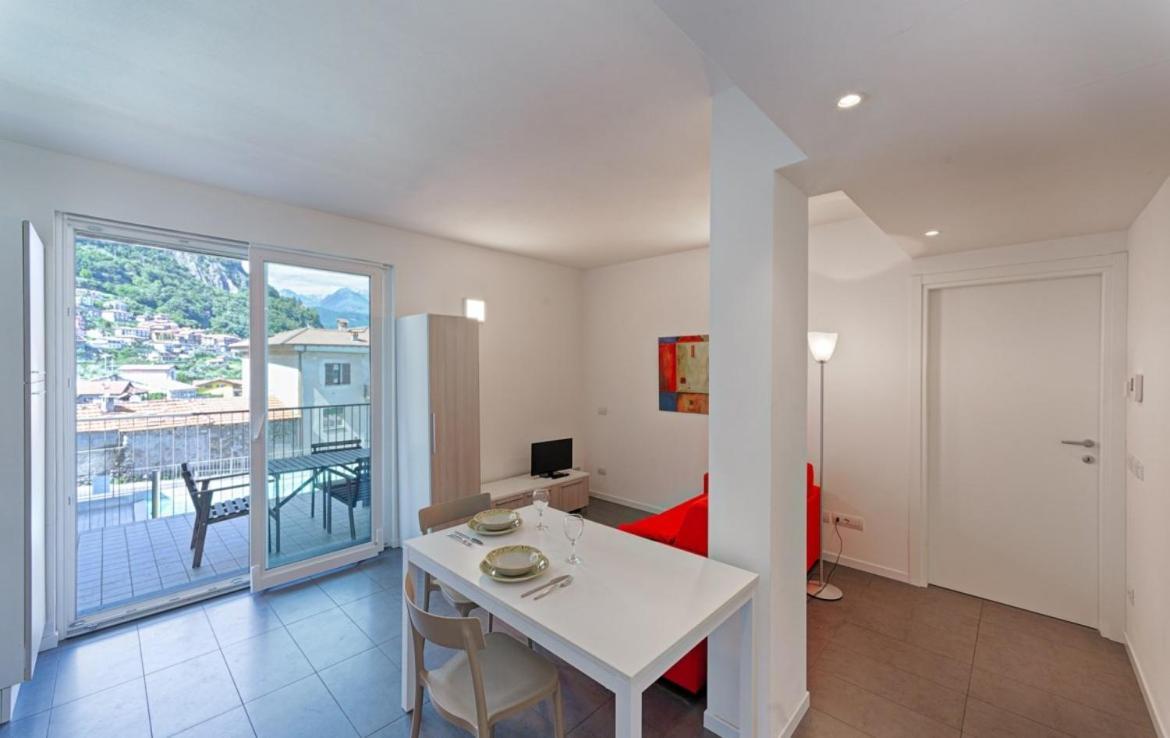 Modern Apartments Lake View With Pool Musso Bagian luar foto