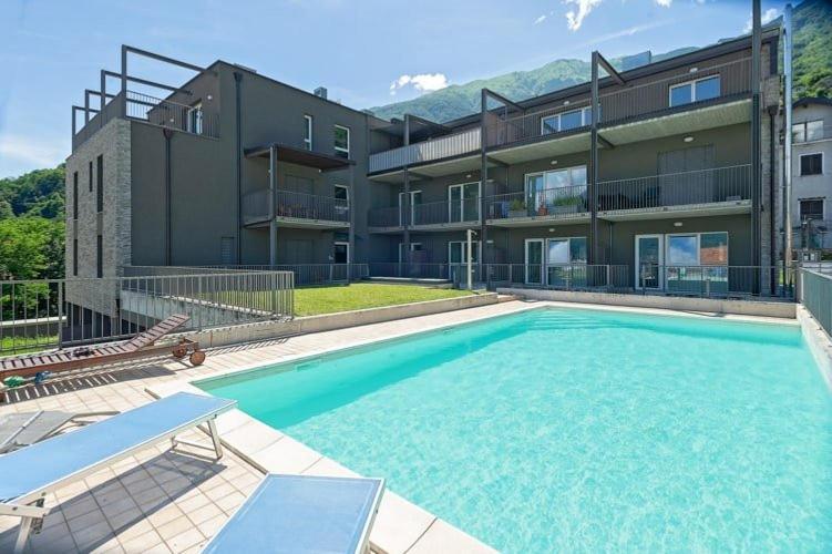 Modern Apartments Lake View With Pool Musso Bagian luar foto