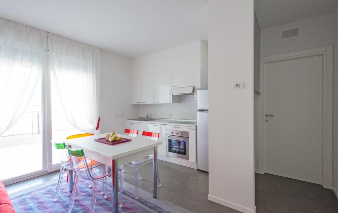 Modern Apartments Lake View With Pool Musso Bagian luar foto