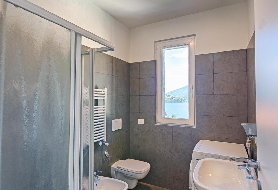 Modern Apartments Lake View With Pool Musso Bagian luar foto