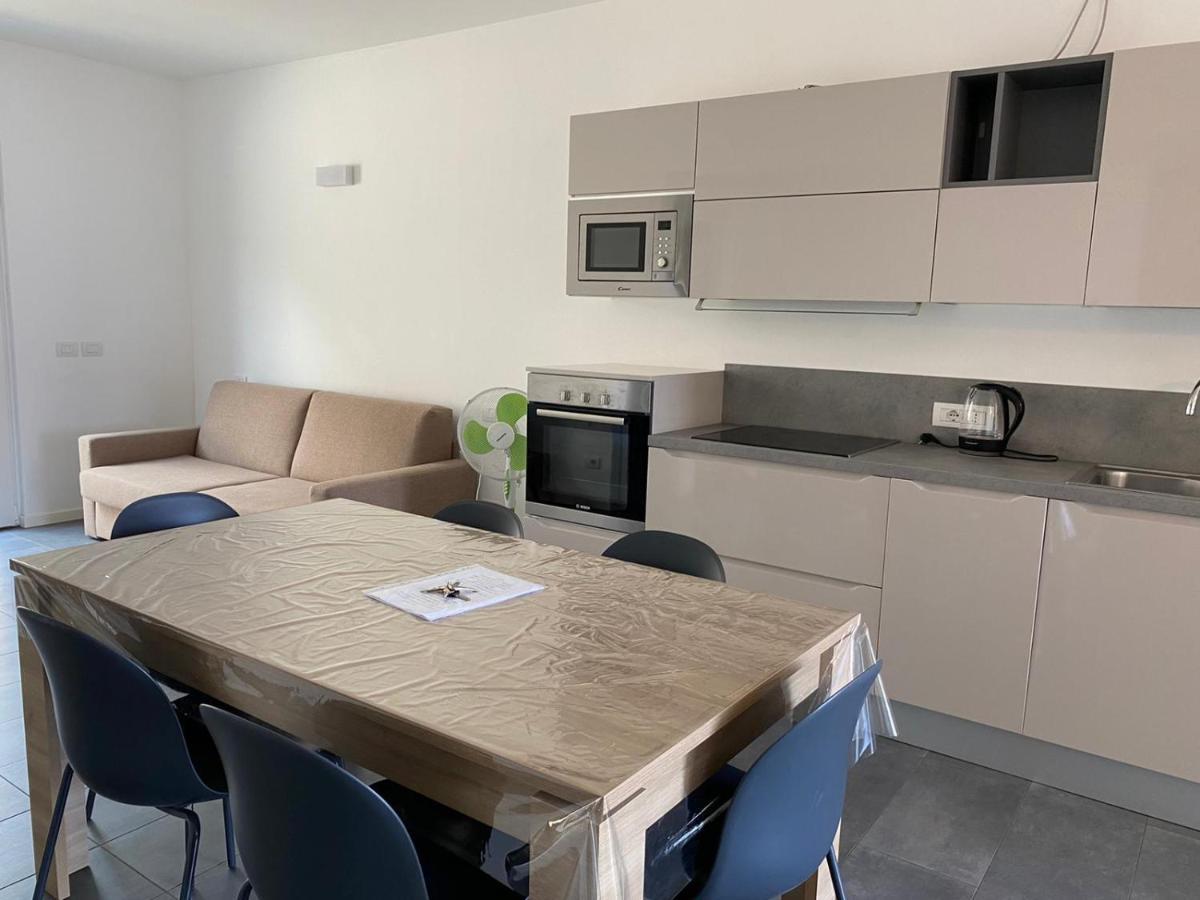 Modern Apartments Lake View With Pool Musso Bagian luar foto