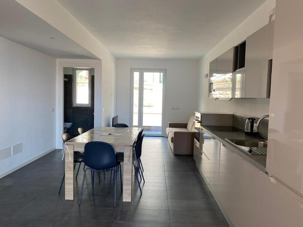 Modern Apartments Lake View With Pool Musso Bagian luar foto