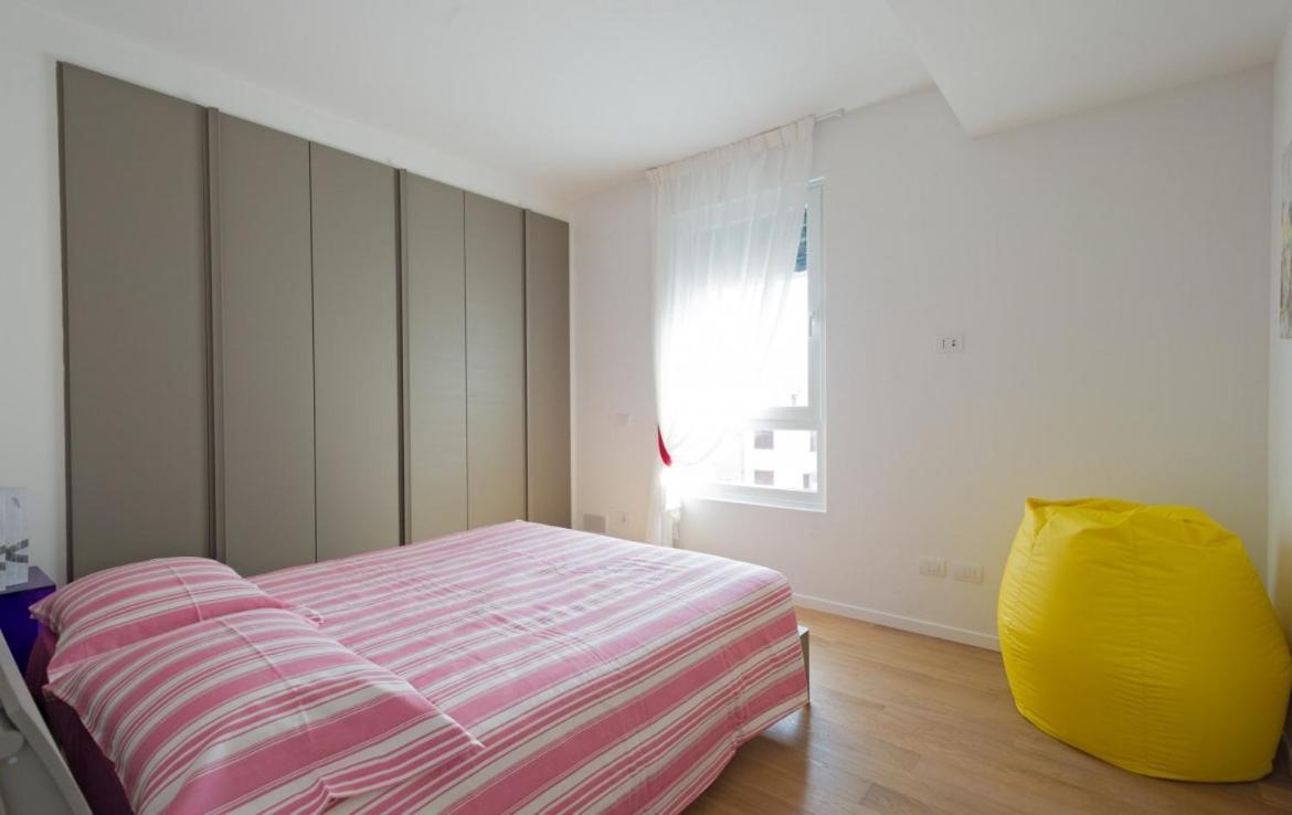Modern Apartments Lake View With Pool Musso Bagian luar foto